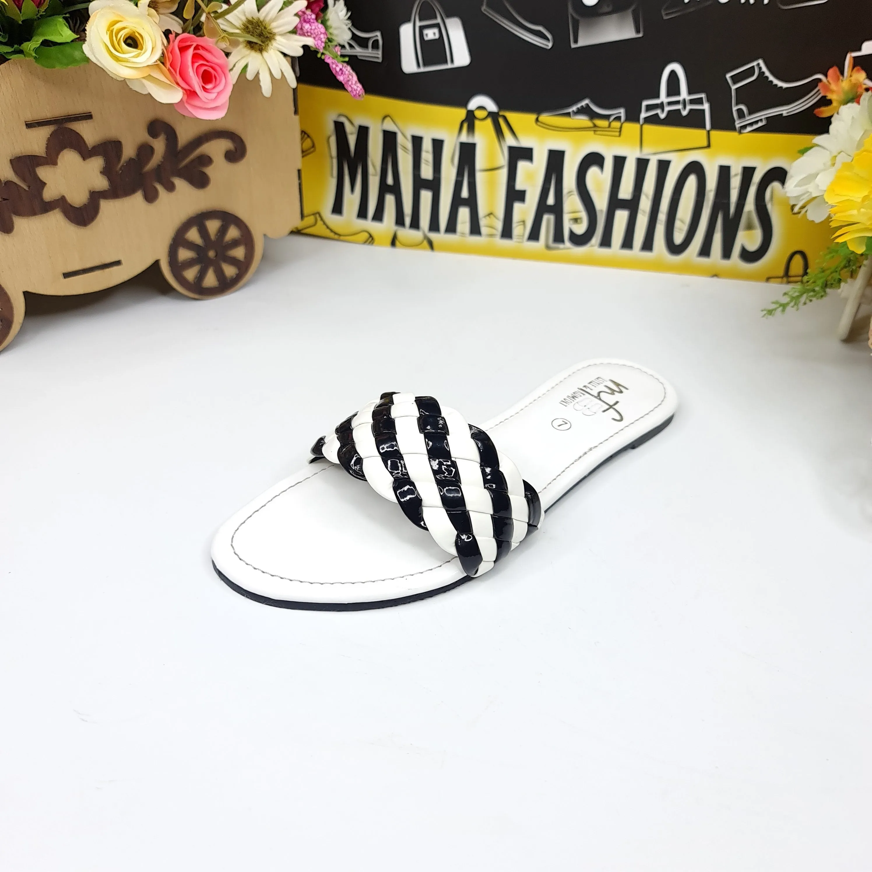 Black White Patten Flat Slippers