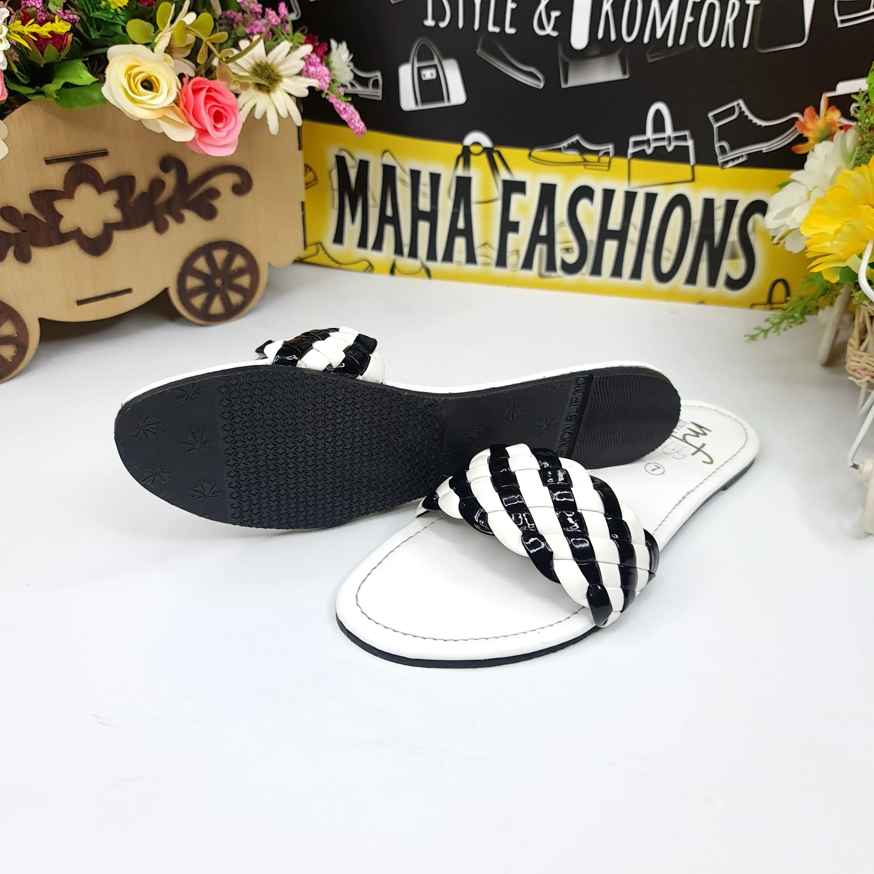 Black White Patten Flat Slippers