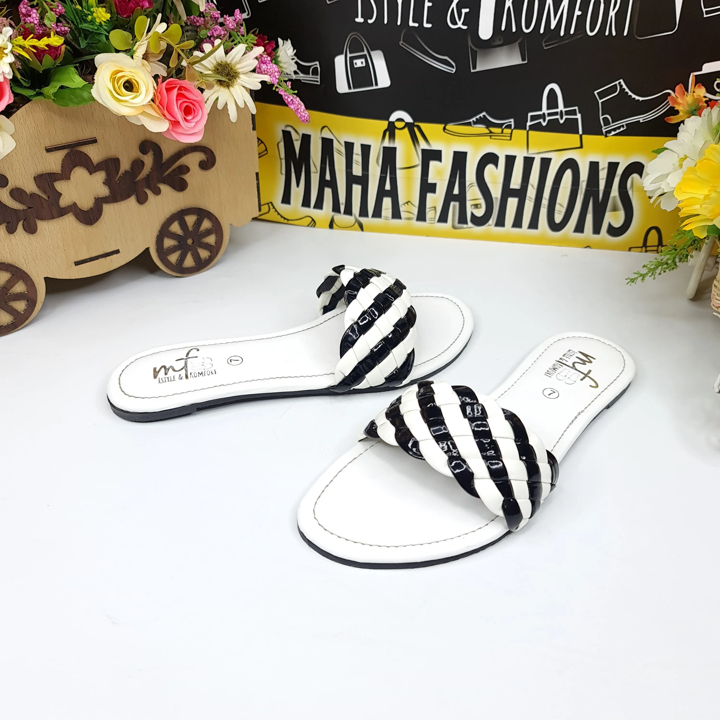 Black White Patten Flat Slippers