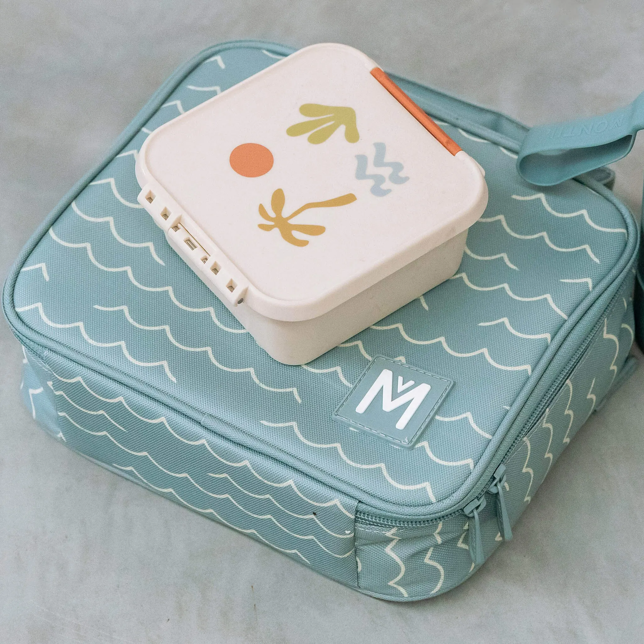 Medium Insulated Lunch Bag - Wave Rider